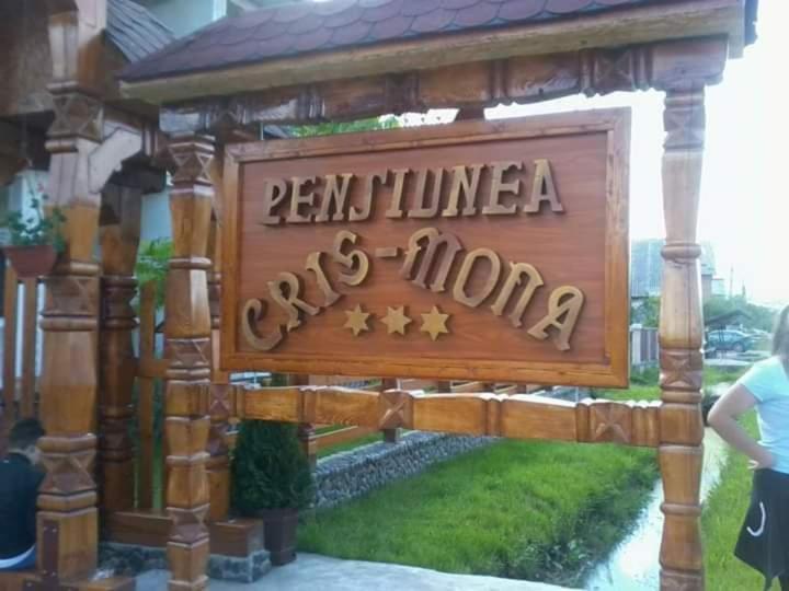 Cris & Mona Hotel Săpînţa Eksteriør billede