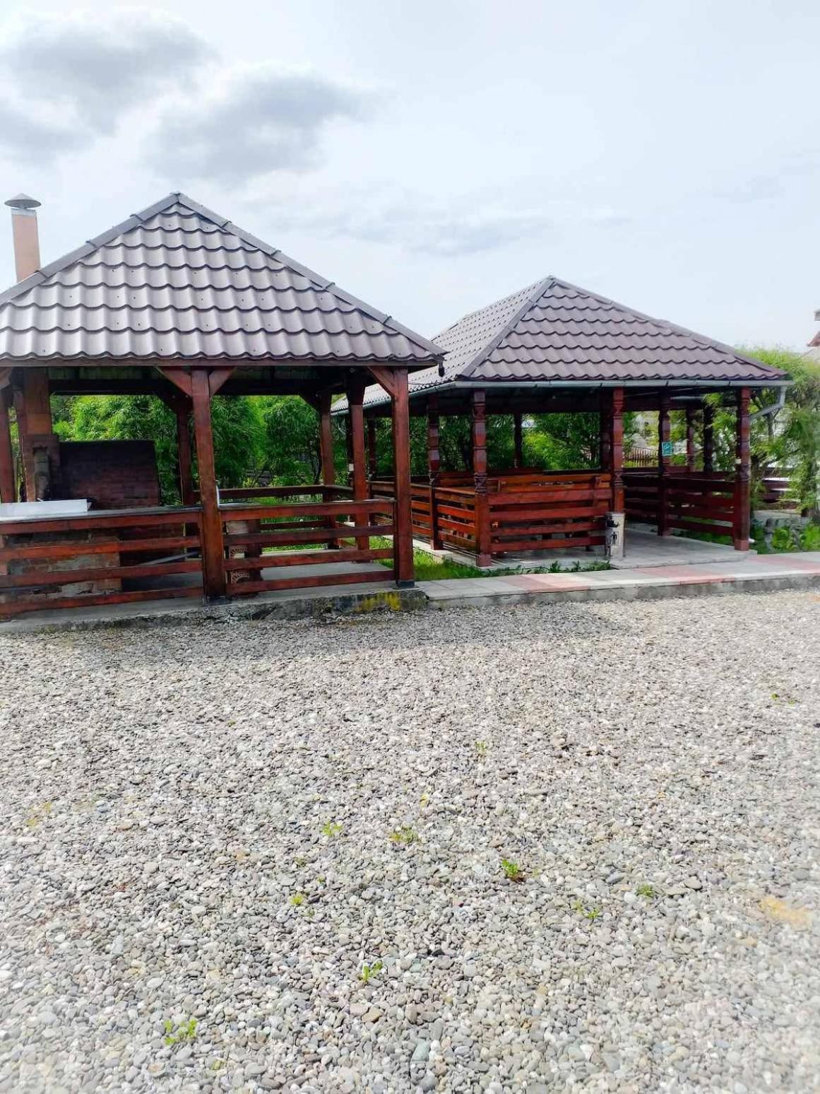 Cris & Mona Hotel Săpînţa Eksteriør billede
