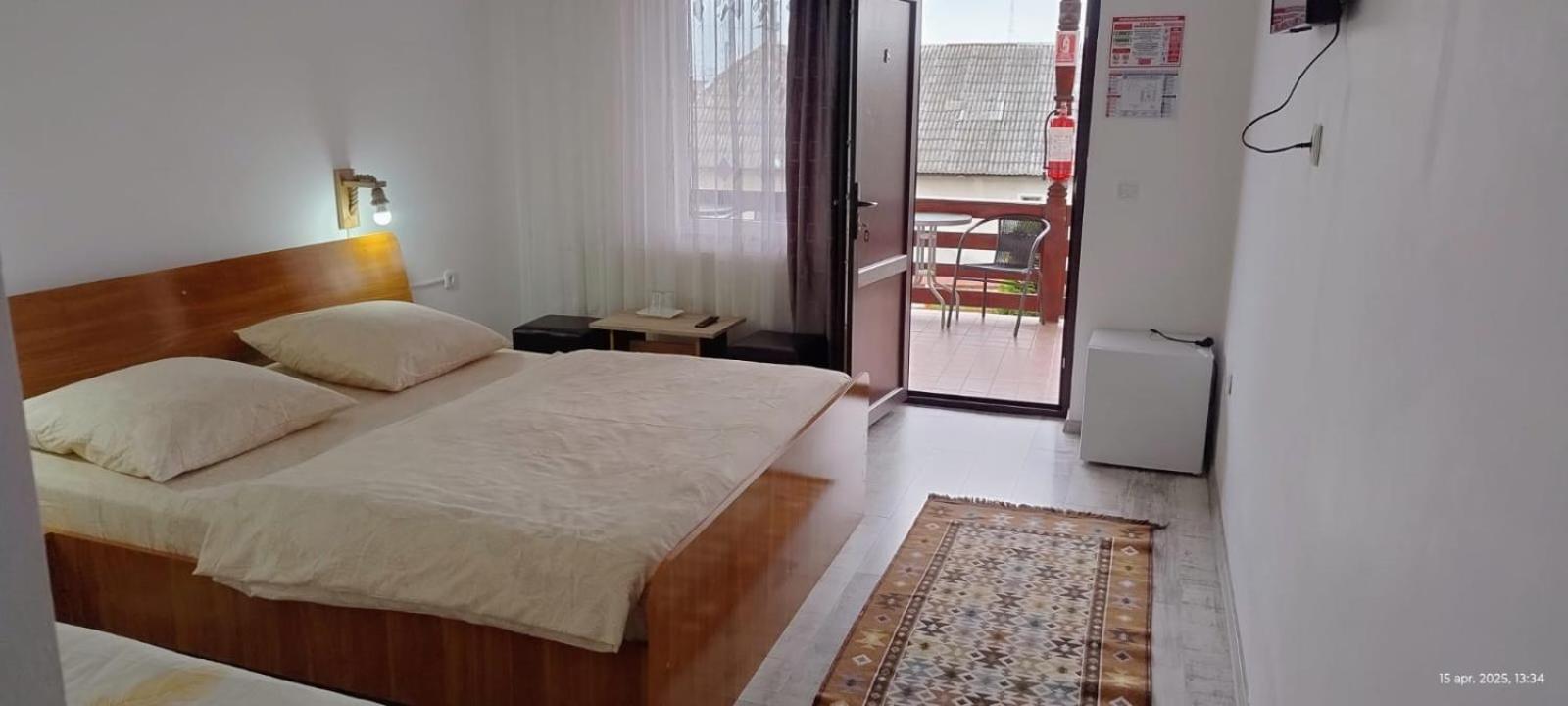Cris & Mona Hotel Săpînţa Eksteriør billede