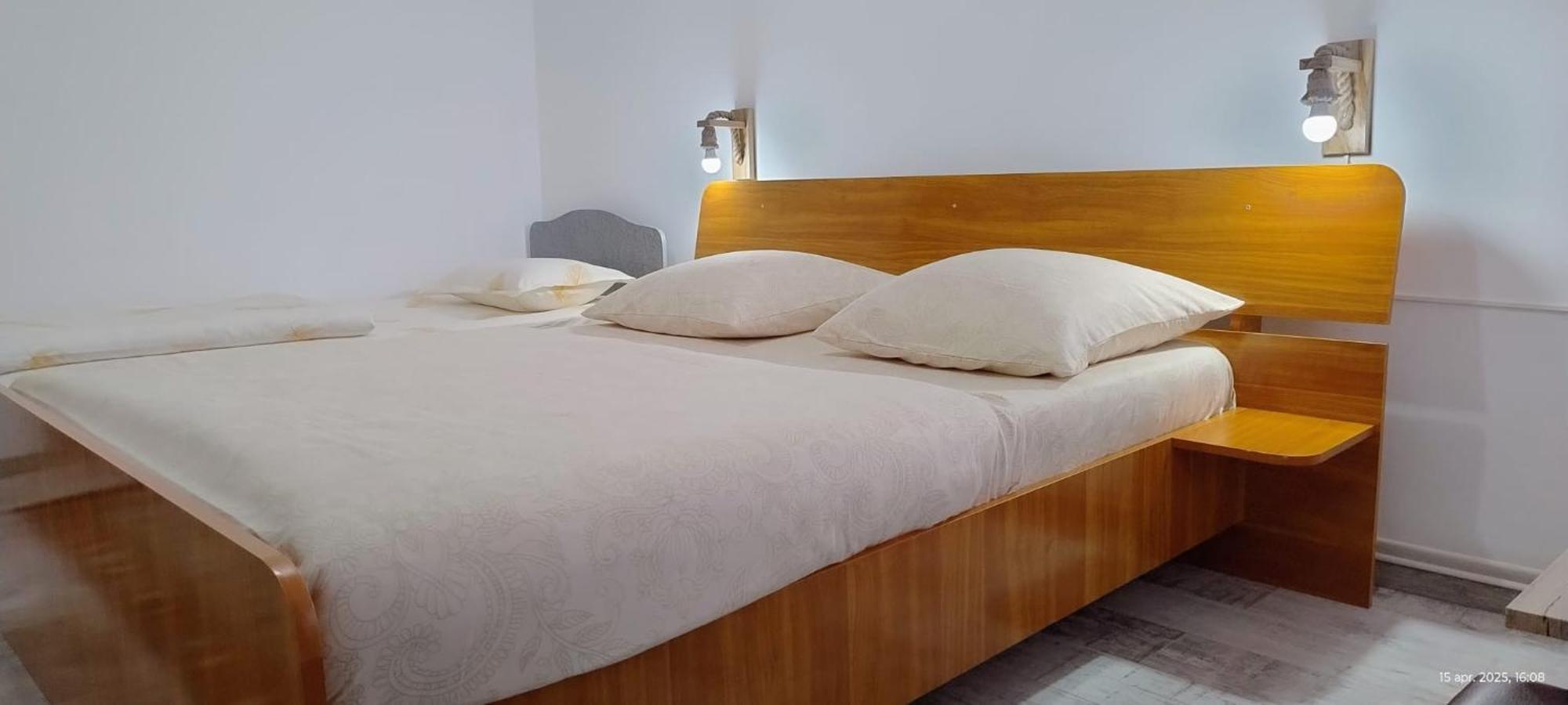 Cris & Mona Hotel Săpînţa Eksteriør billede